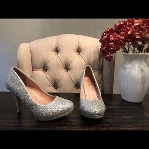 De Blossoms Collection 🌻 Women’s Heels Sz 6.5